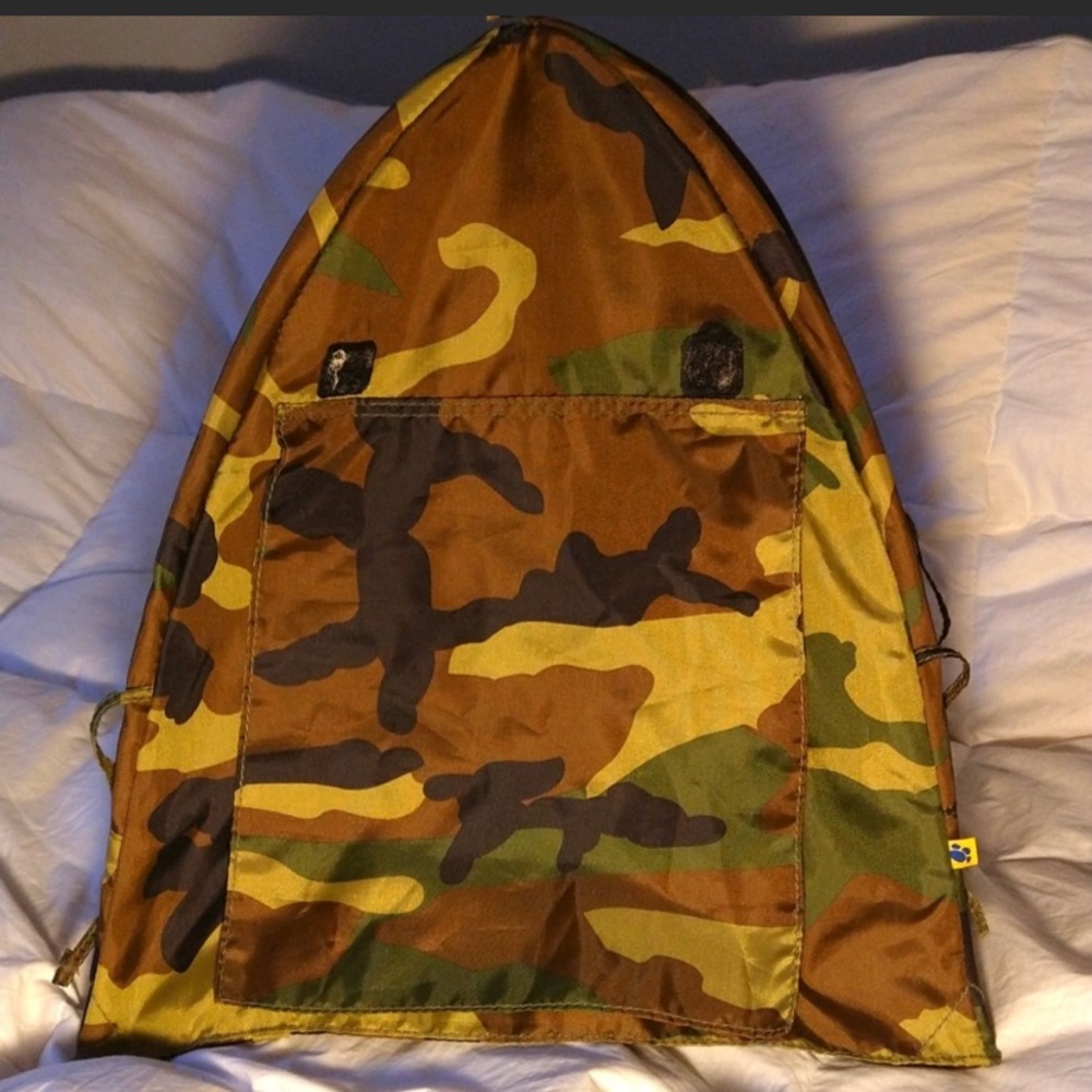 Build-A-Bear tent in true camouflage roll up Velcro door mint condition - Picture 2 of 4